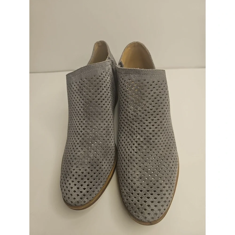 Lucky Brand Baylah Perforated Suede Ankle Booties Size 9.5 Womens Gray Low Boots